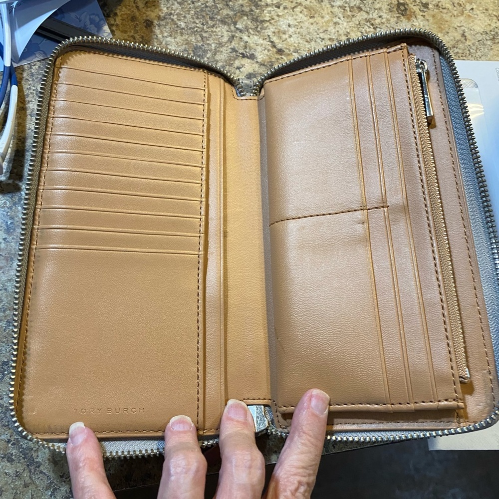 Tory Burch Parker Zip Leather Continental Wallet in a "Dust Storm" (gray) color. - Picture 5 of 7
